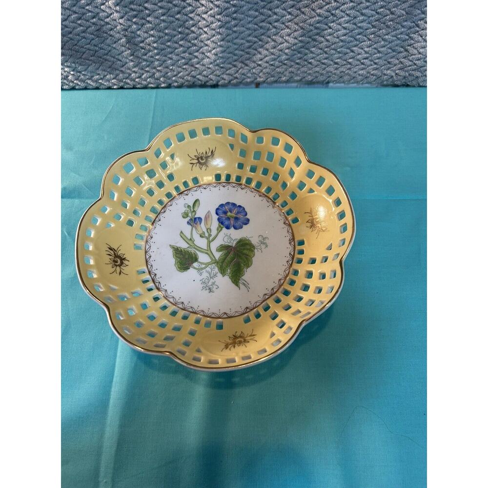 Andrea Sadek English Garden Eyelet Gold Accent Footed Fruit Serving Bowl 9"